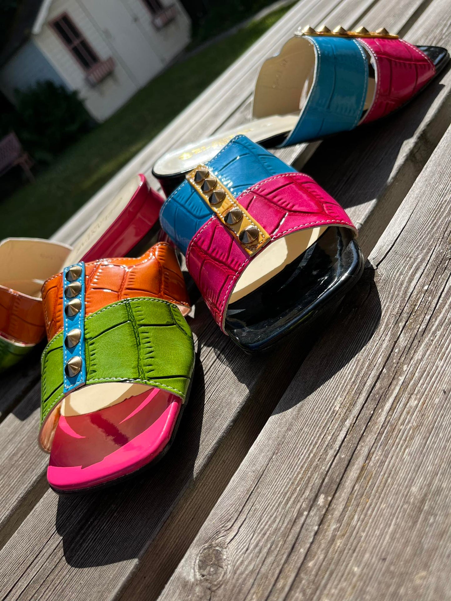 Tri-Colore Lak Trendy instapper met klein hakje