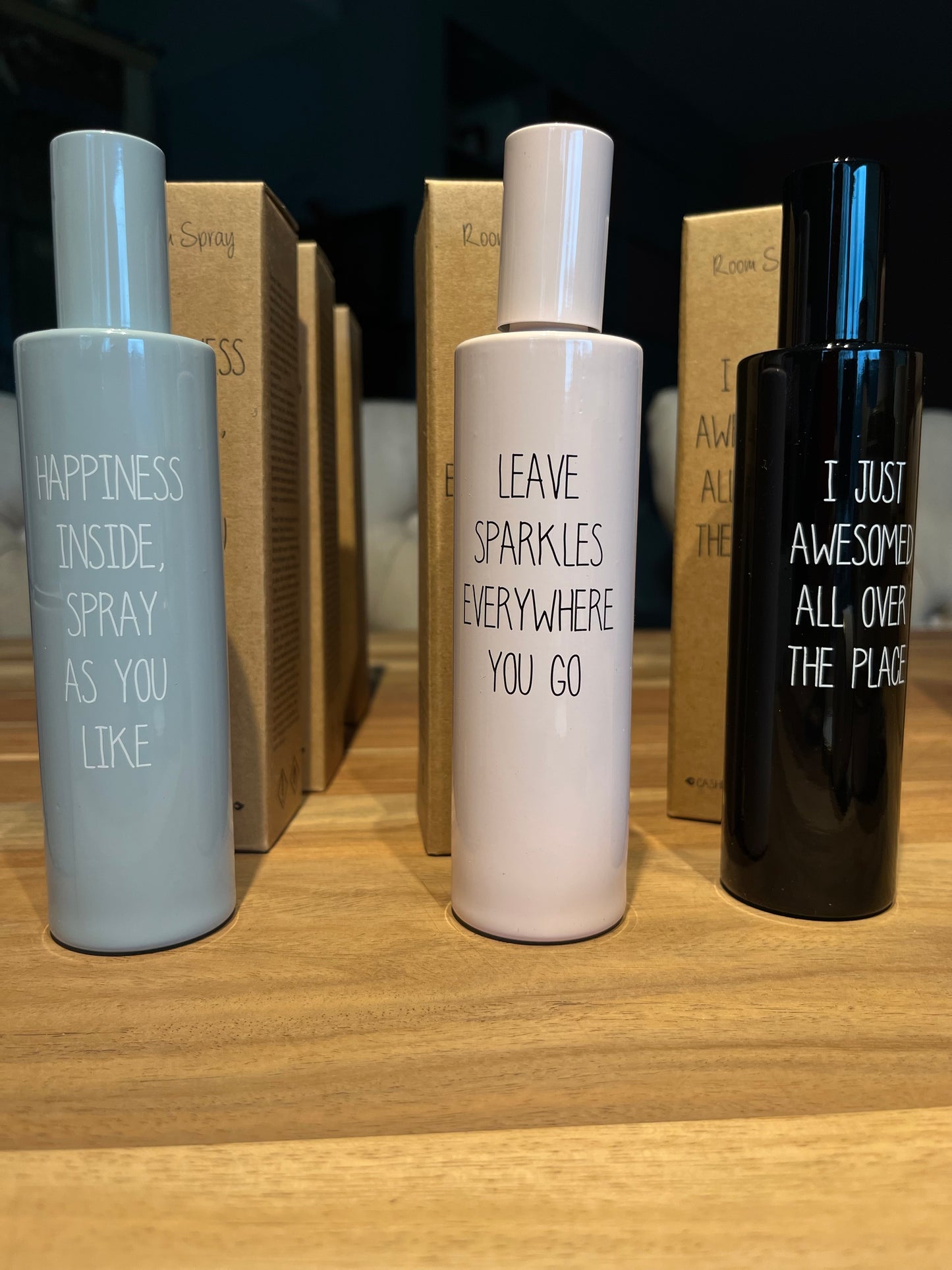 Huisparfum - HAPPINESS INSIDE. SPRAY AS YOU LIKE - Flower Bomb