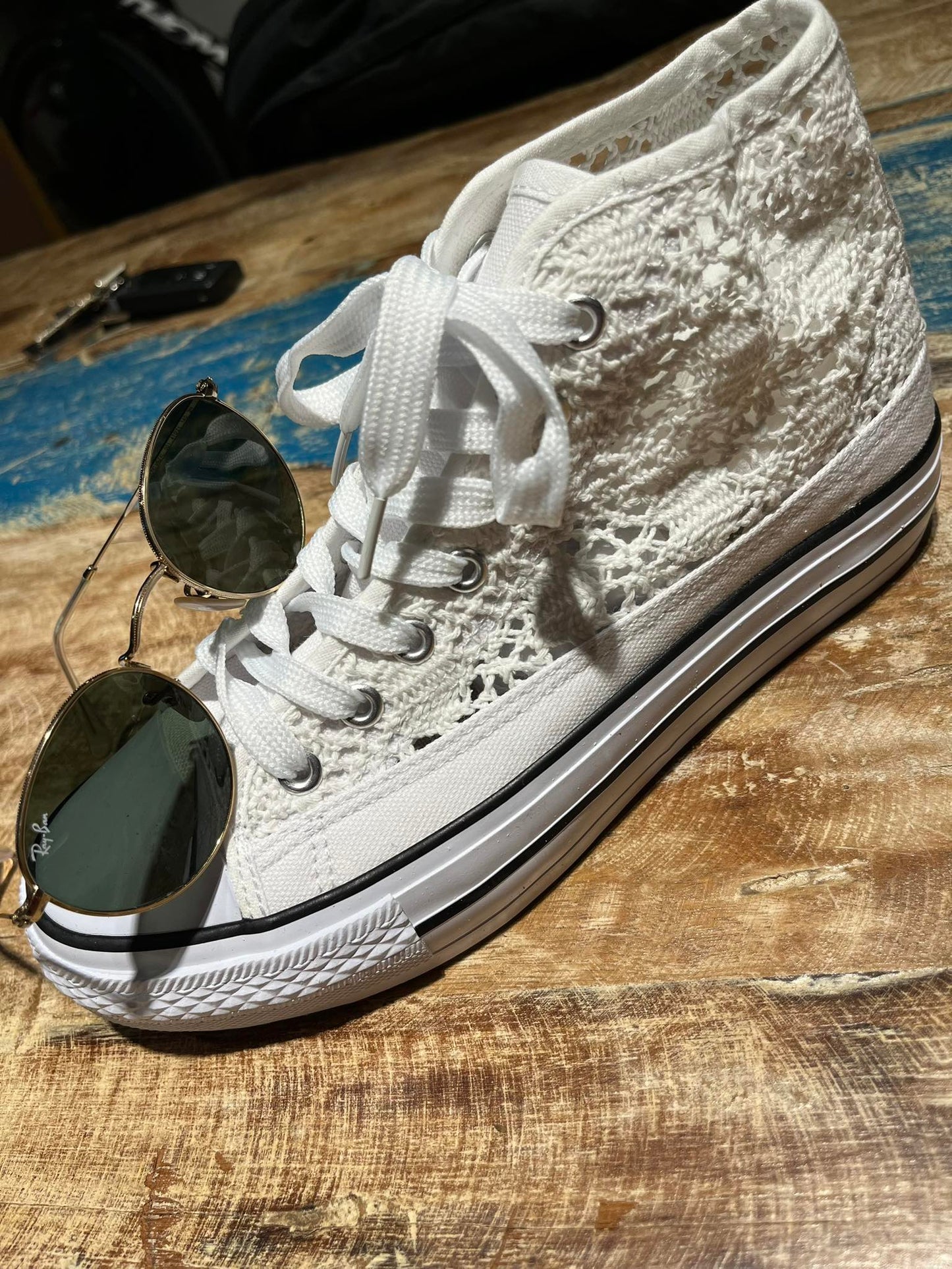 Sneaker hoog in kant met veters - White