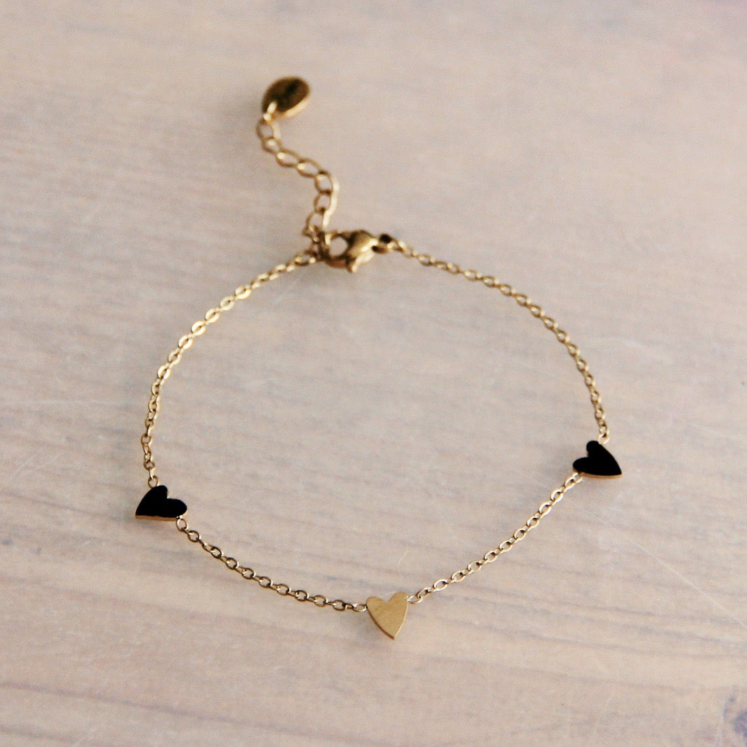 Armbandje met 3 HARTJES - RVS