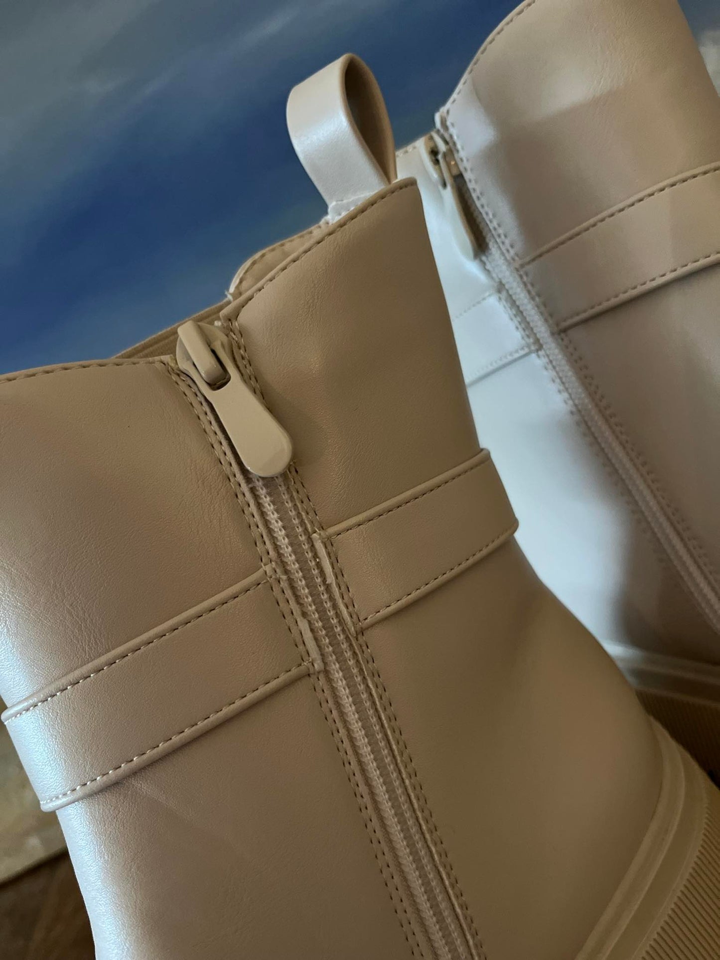 MUSTHAVE Beige Boots met rits - Super Me