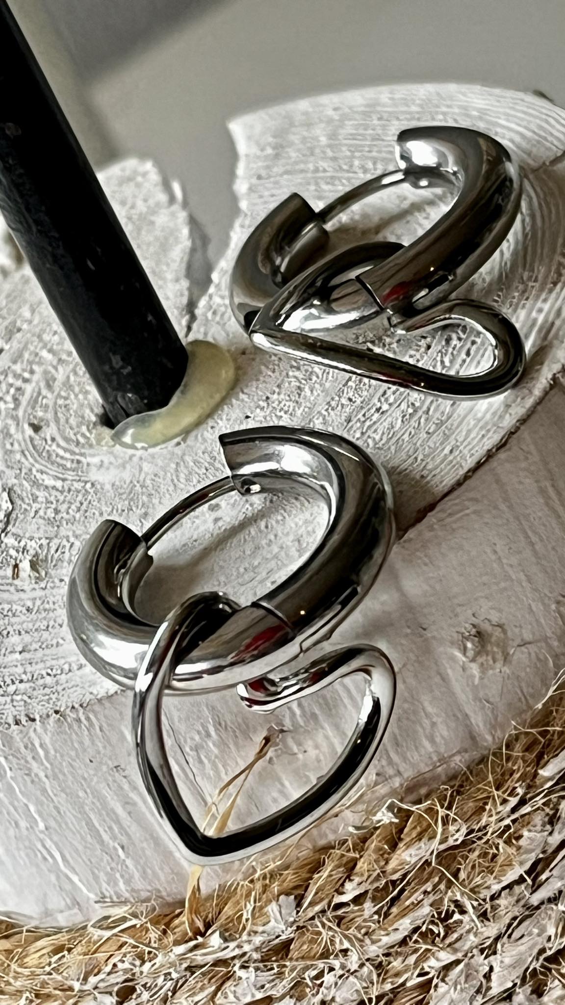 EarCandy brede Creool RVS met open hart – zilver