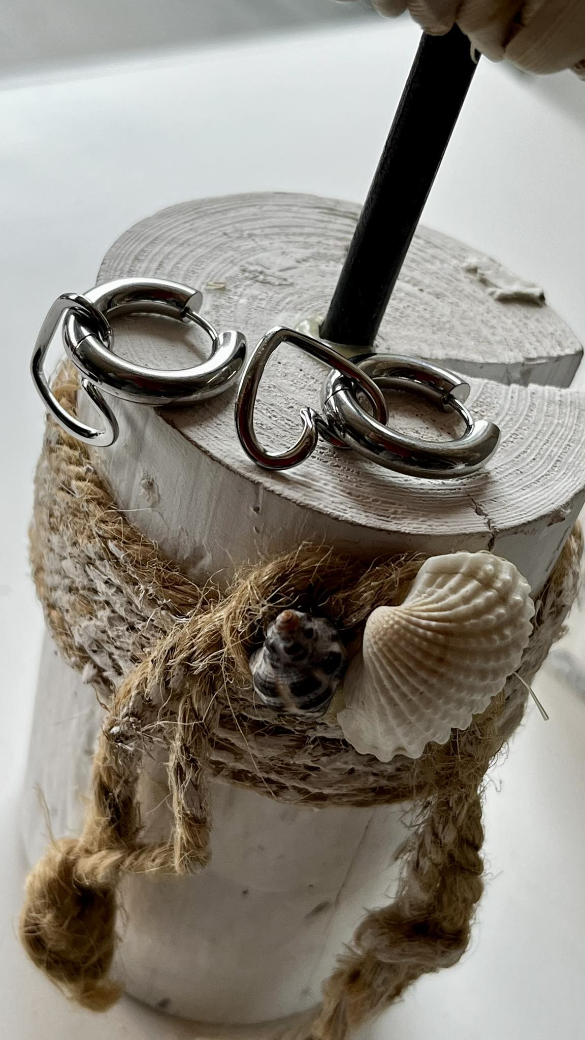 EarCandy brede Creool RVS met open hart – zilver