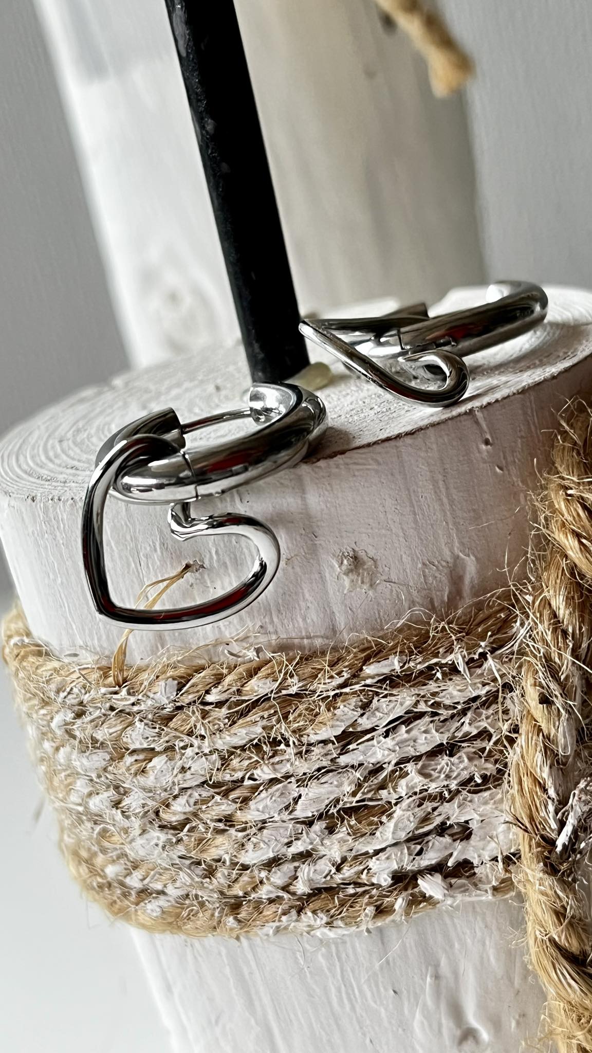 EarCandy brede Creool RVS met open hart – zilver
