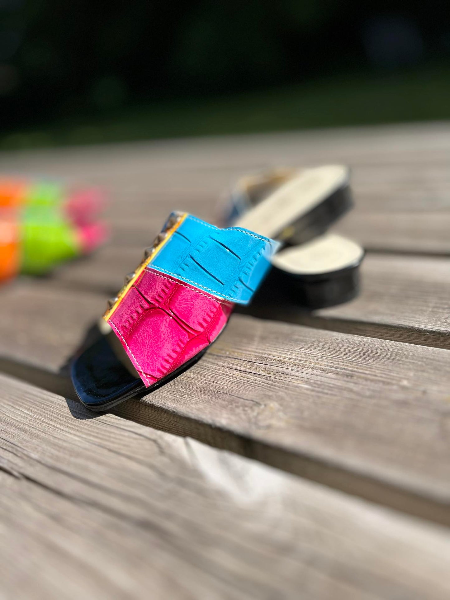 Tri-Colore Lak Trendy instapper met klein hakje