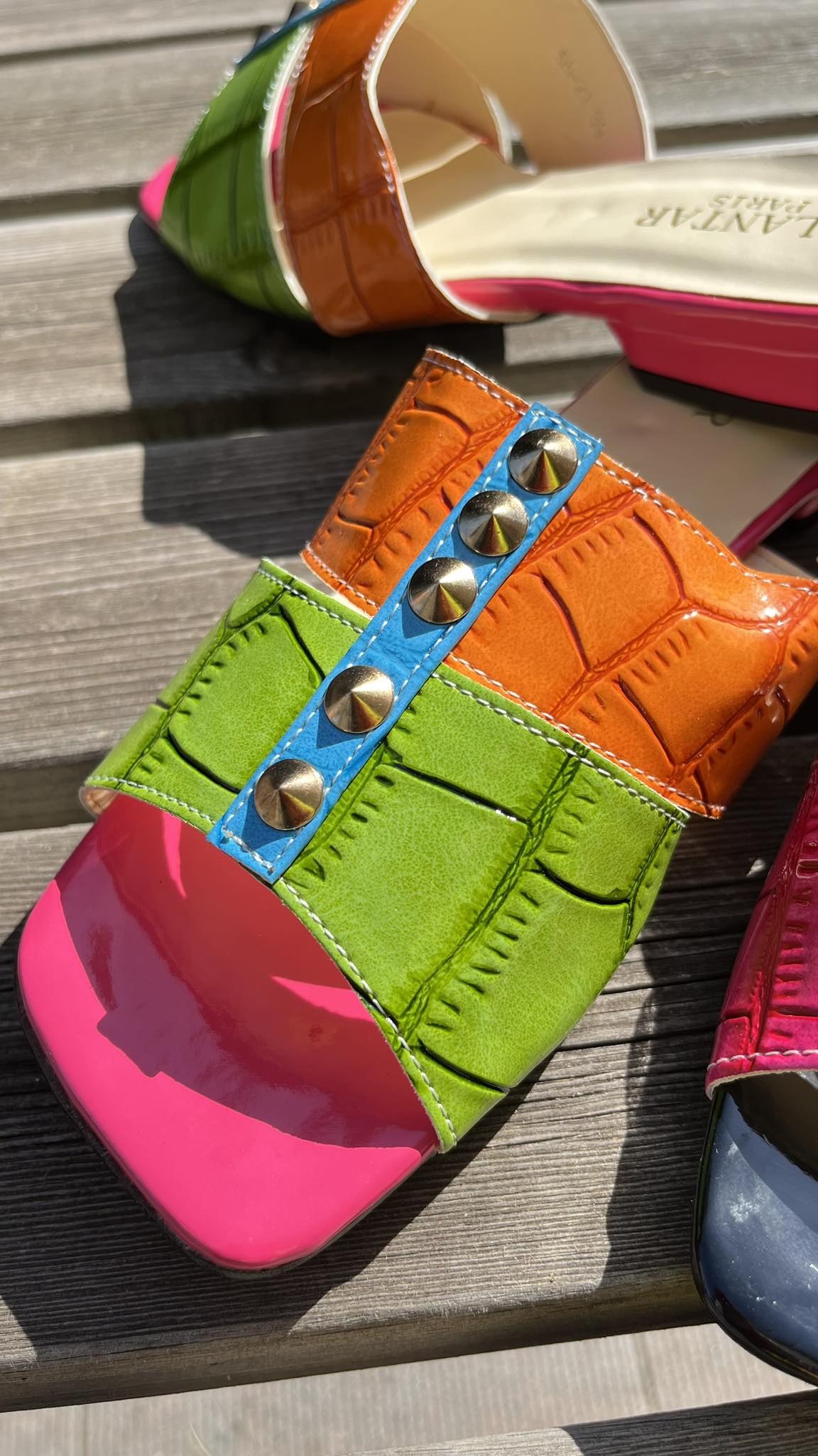Tri-Colore Lak Trendy instapper met klein hakje