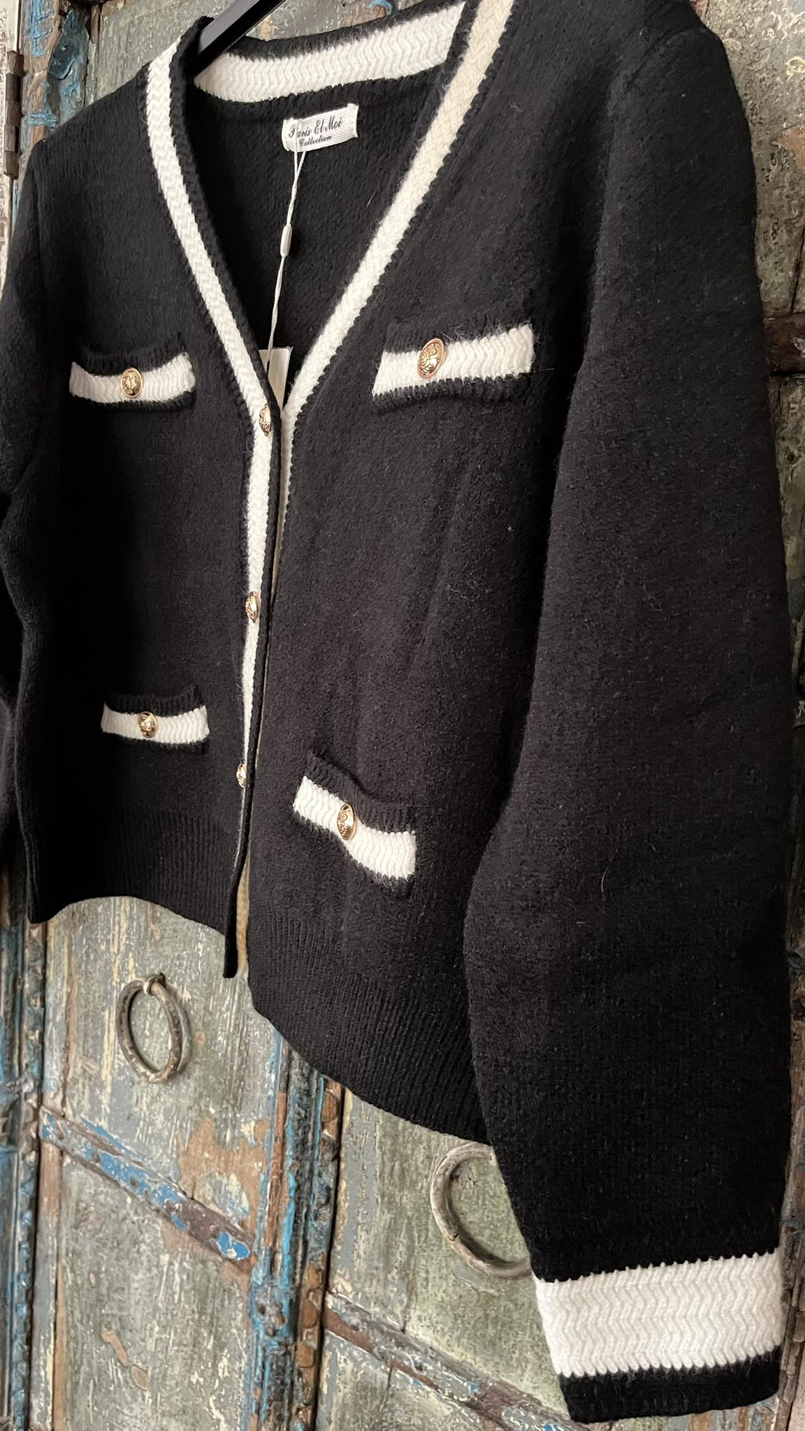 Classy Gilet - Black & White Style