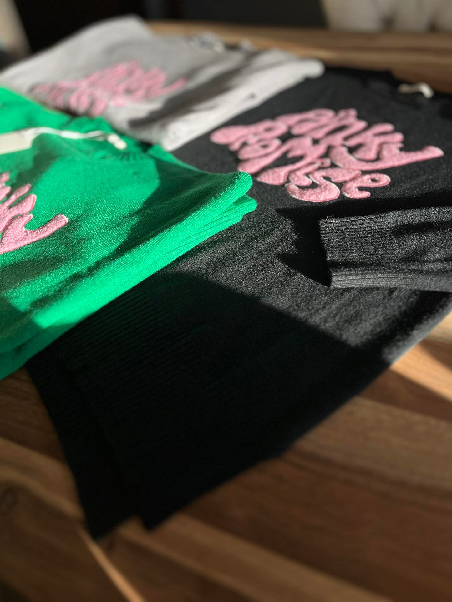 Knitted sweater with lettering Pinky Promise - ONE SIZE